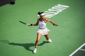 什么是“非对称信息博弈”？解析十三水中对手隐藏摆牌的决策难度。（拆解十三水的非对称信息博弈：对手暗摆如何加剧决策难度）